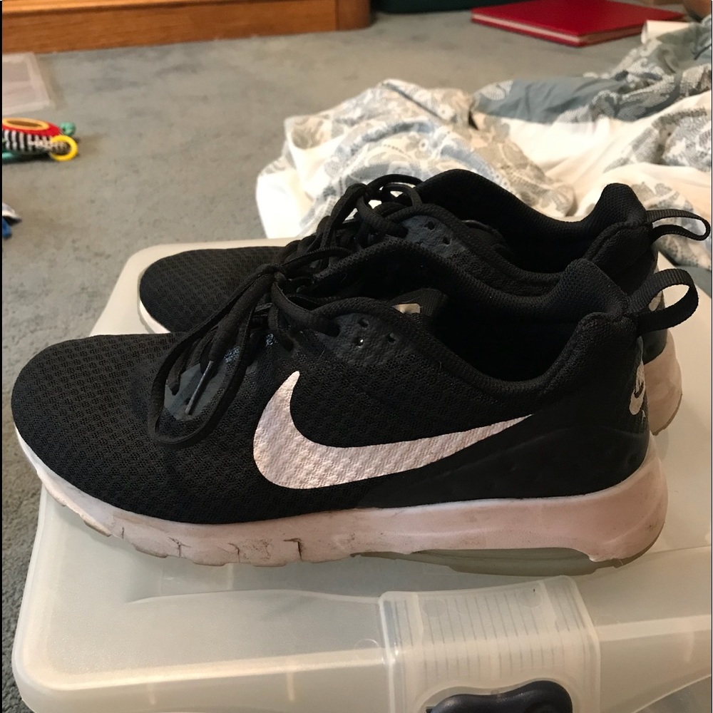 Nike tennis shoes